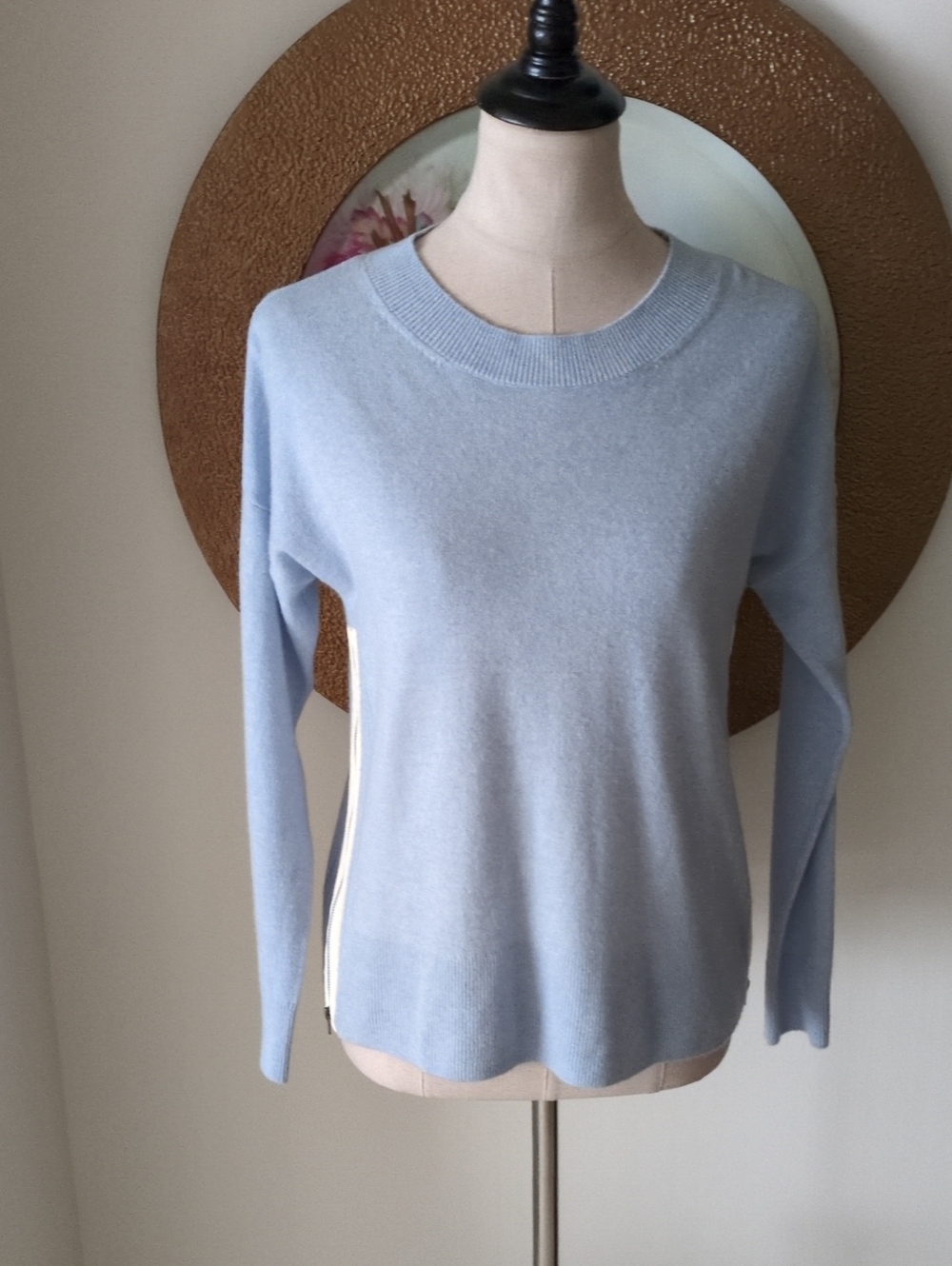 Cashmere Light Blue Women's Crewneck Sweater With Off White Zipper Detail